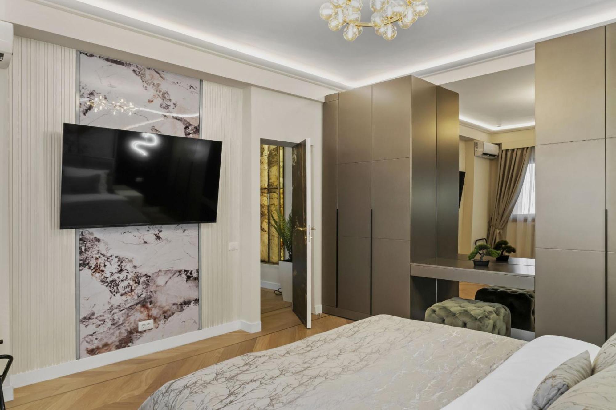 Central Two Rooms Apartment The Paradise Of Lights Boekarest Buitenkant foto