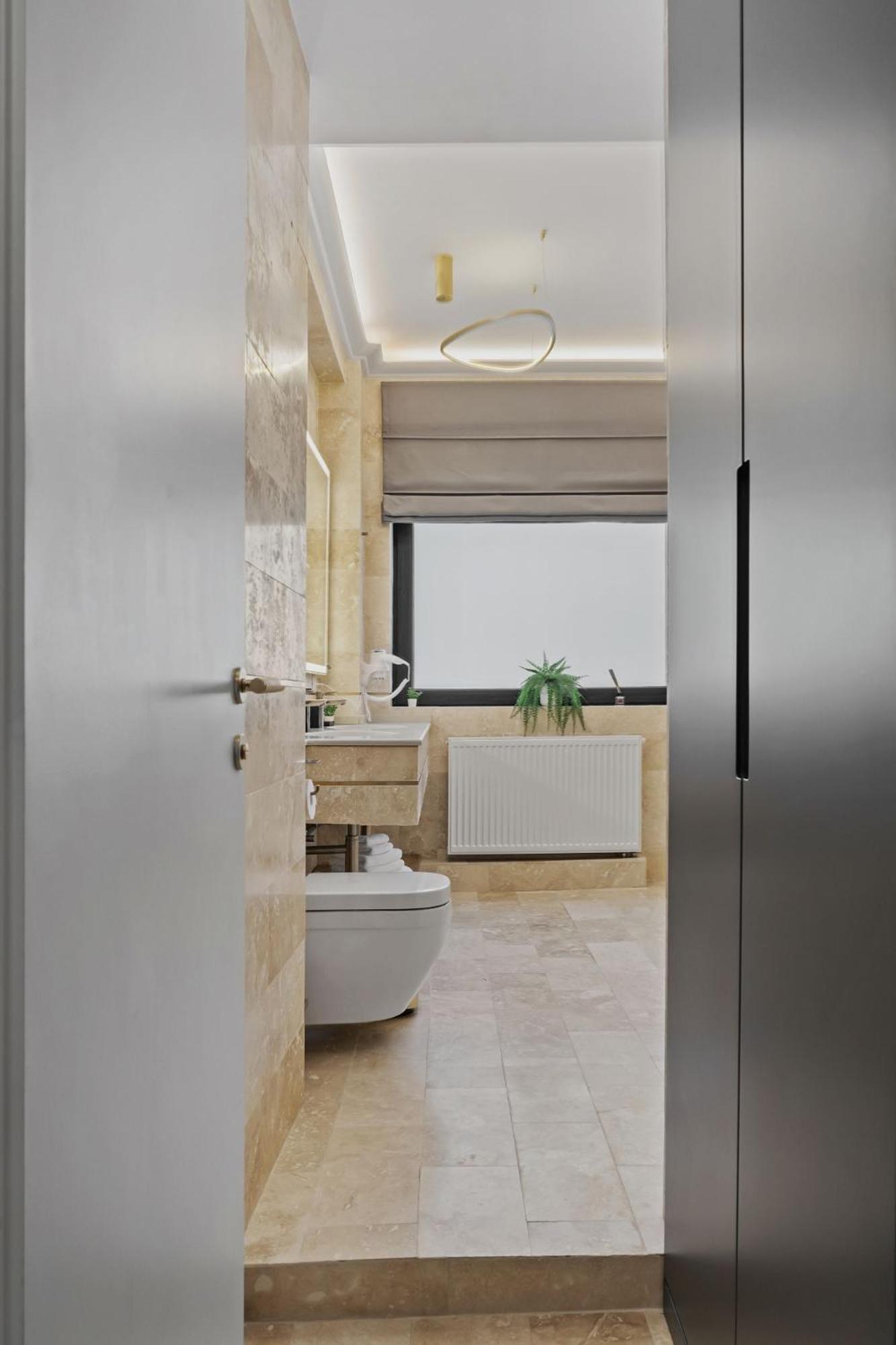 Central Two Rooms Apartment The Paradise Of Lights Boekarest Buitenkant foto