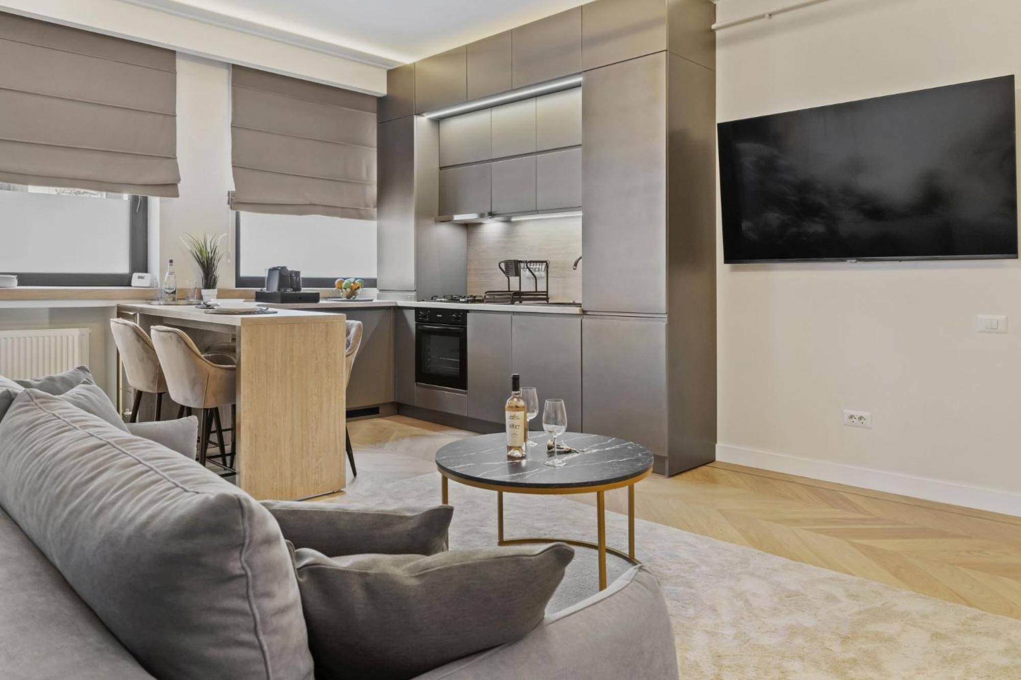 Central Two Rooms Apartment The Paradise Of Lights Boekarest Buitenkant foto