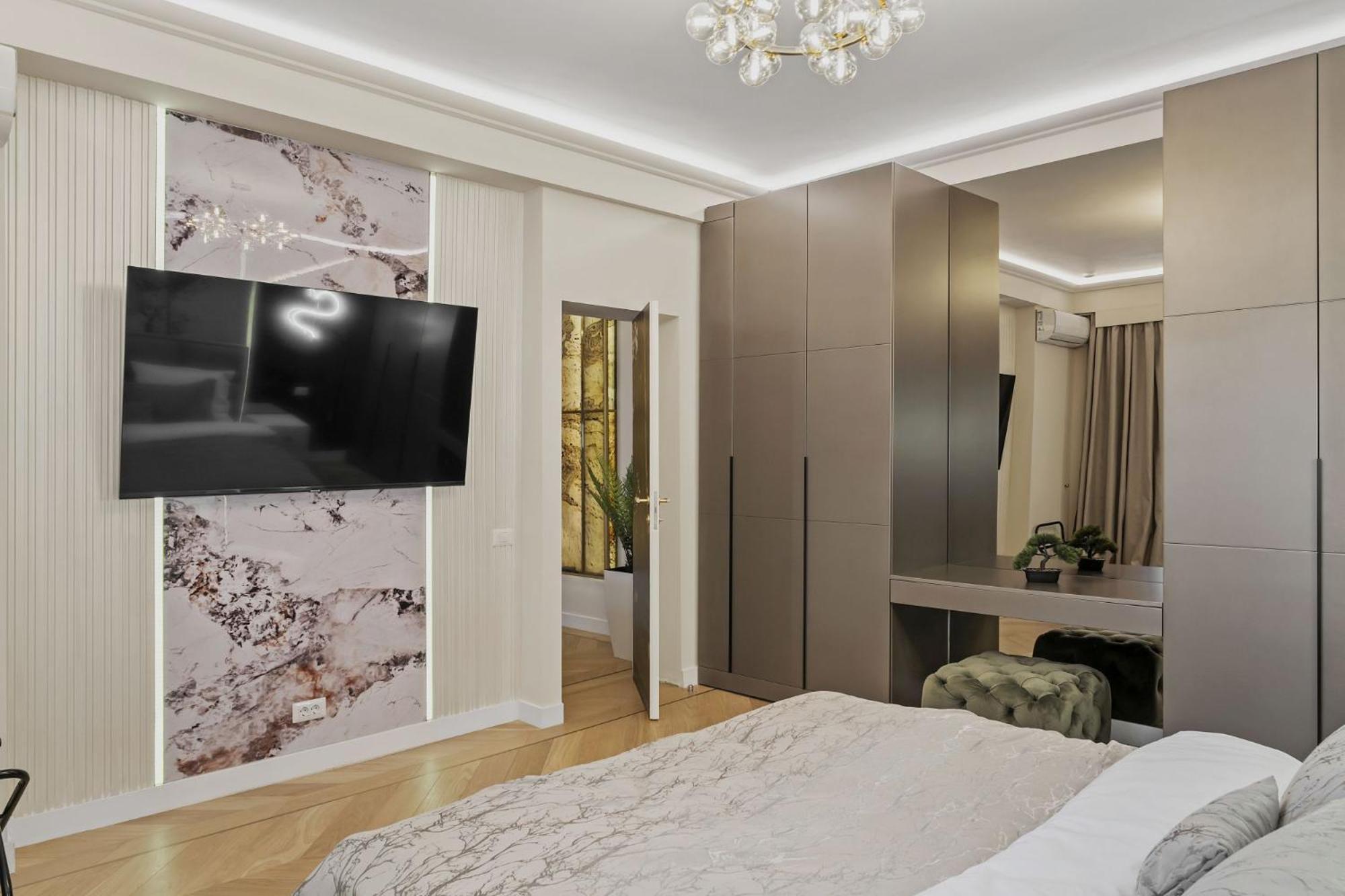 Central Two Rooms Apartment The Paradise Of Lights Boekarest Buitenkant foto